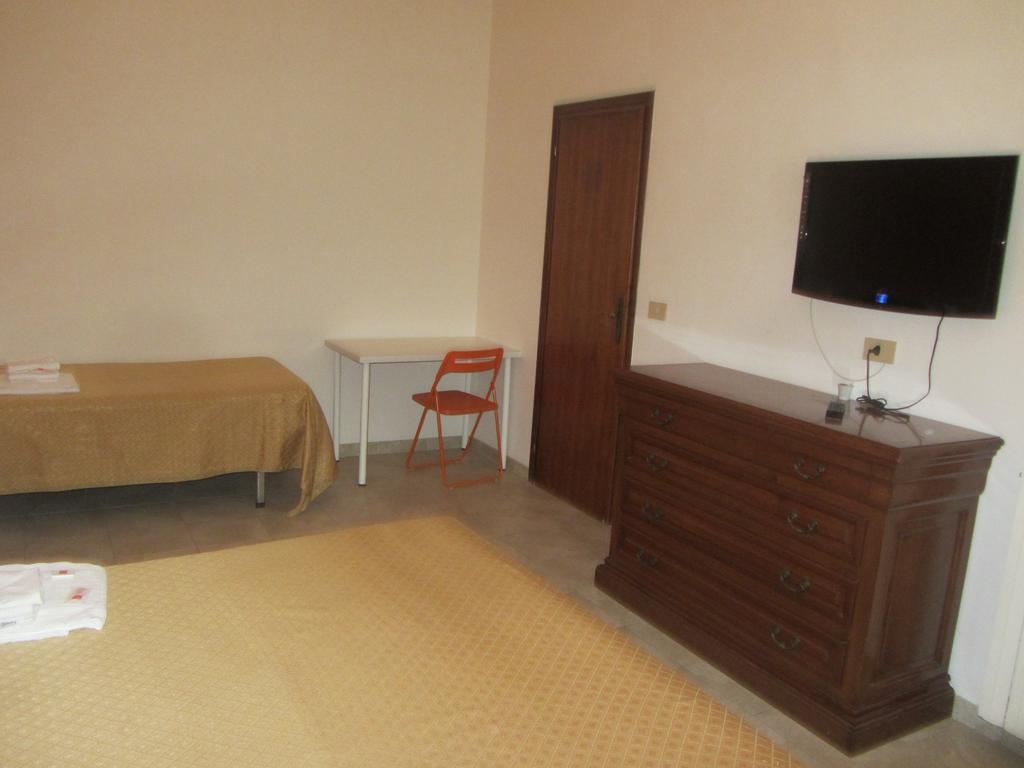 Hotel Mirafiori Λίντο ντι Καμαϊόρε Δωμάτιο φωτογραφία