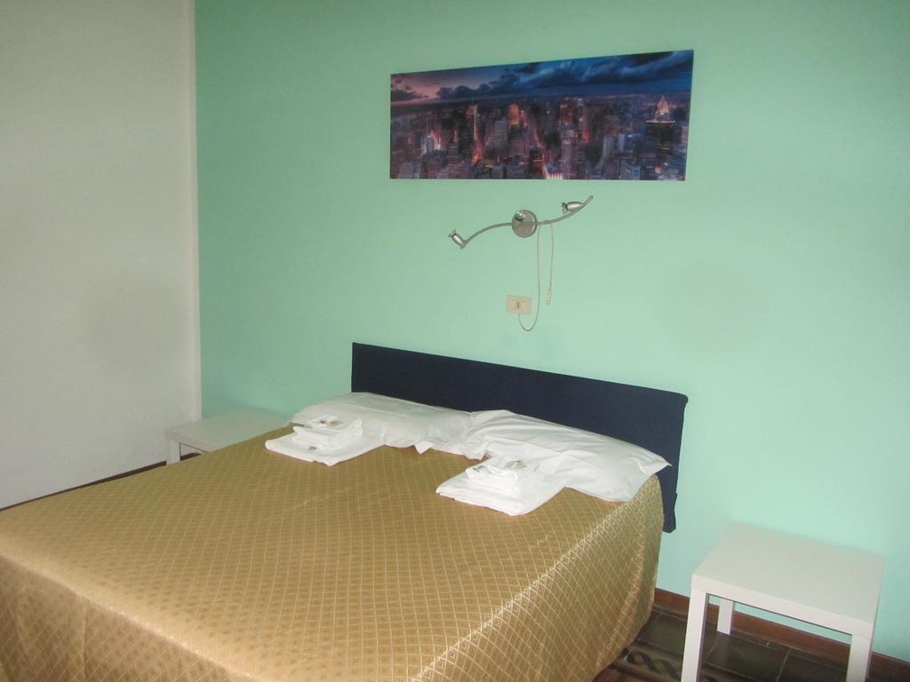 Hotel Mirafiori Λίντο ντι Καμαϊόρε Δωμάτιο φωτογραφία