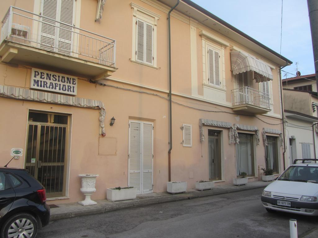 Hotel Mirafiori Λίντο ντι Καμαϊόρε Εξωτερικό φωτογραφία